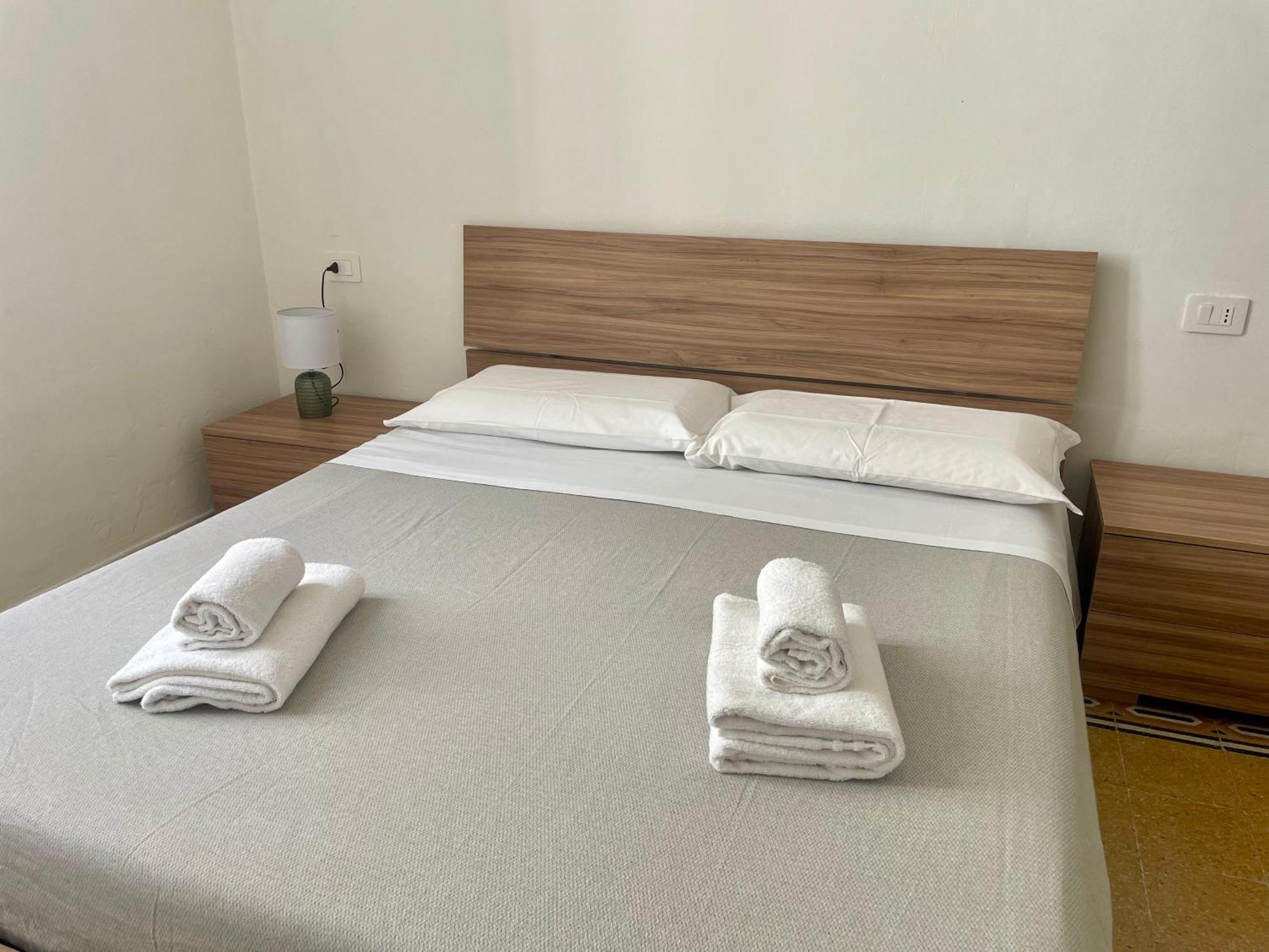 Onlyrooms V - Central & Train Station Каляри Екстериор снимка