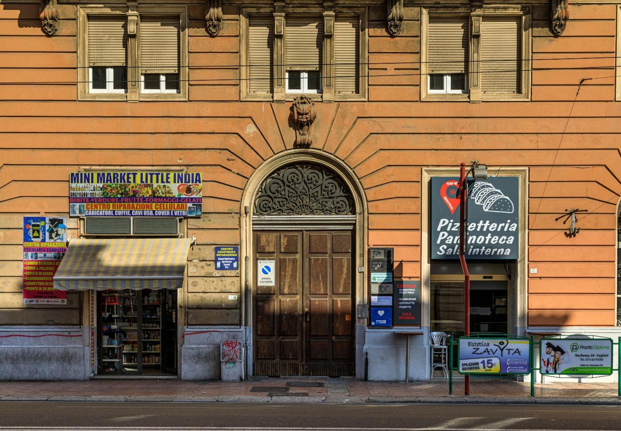 Onlyrooms V - Central & Train Station Каляри Екстериор снимка