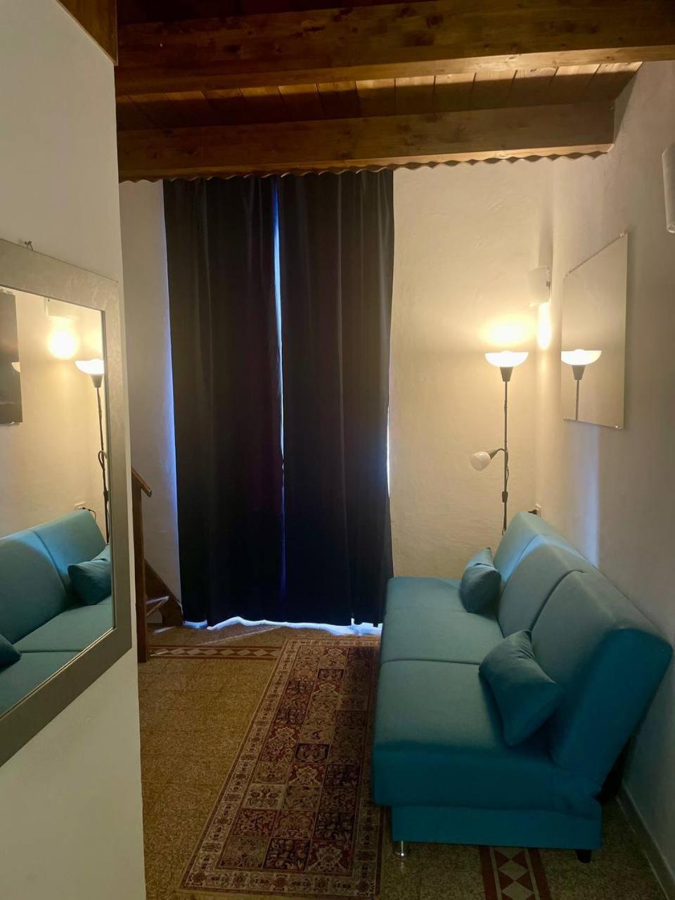 Onlyrooms V - Central & Train Station Каляри Екстериор снимка